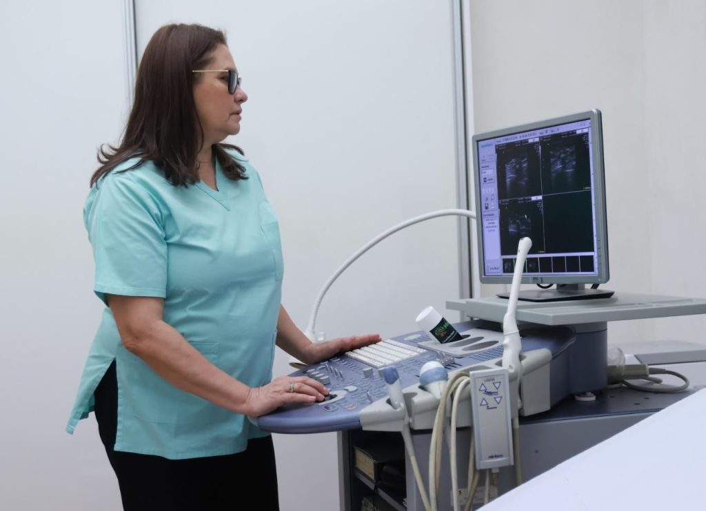Există tratamente eficiente pentru leziunile colului uterin! Nu amâna vizita la medic – Recomandările Dr. Lorena Turculeț